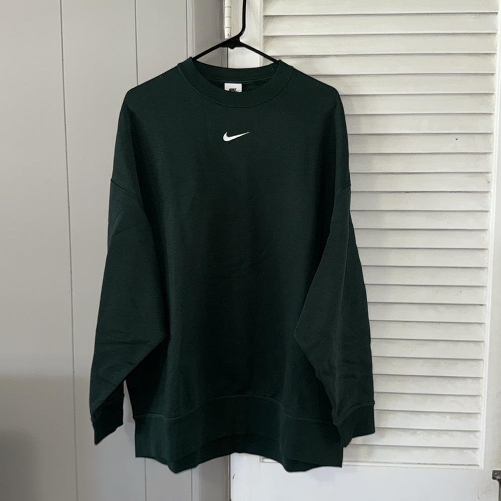 The Nike Sportswear Collection Essentials Oversized Fleece Crewneck Sweatshirt